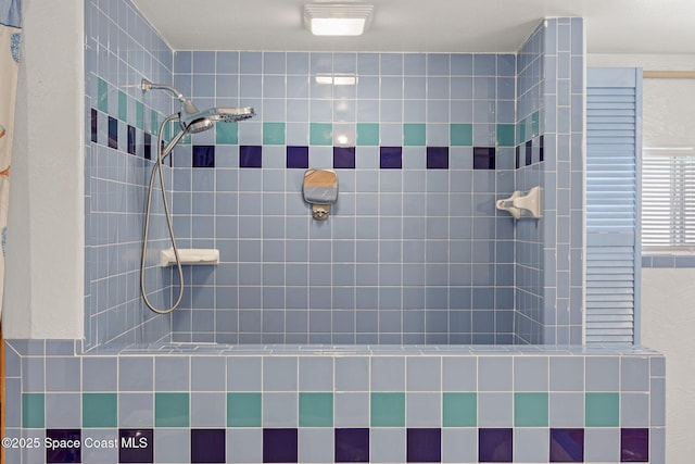 1030 S Orlando Ave, Cocoa Beach, FL 32931 - full bath featuring tiled shower