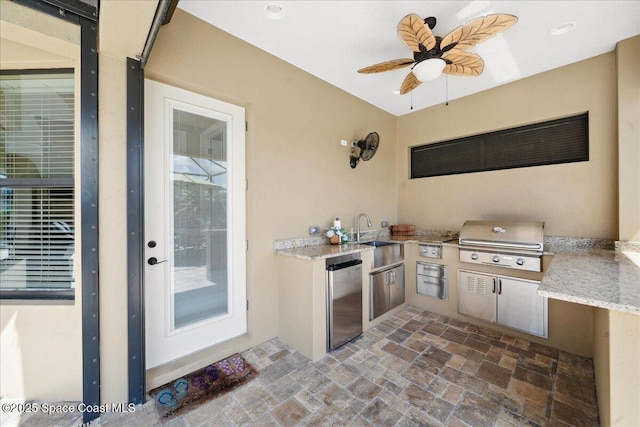 4464 Preservation Cir, Melbourne, FL 32934 - view of patio featuring an outdoor kitchen and ceiling fan
