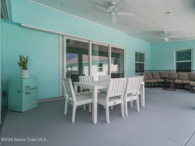 406 9th Ct, Vero Beach, FL 32962 - view of patio featuring a ceiling fan, outdoor lounge area, and outdoor dining space