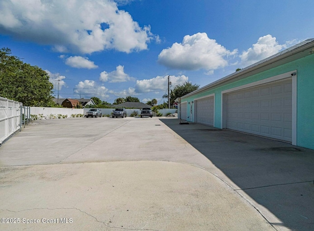 406 9th Ct, Vero Beach, FL 32962 - view of garage