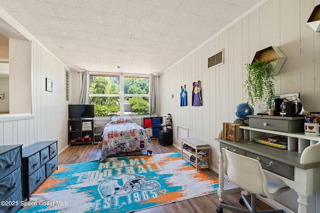 1949 36th Ave, Vero Beach, FL 32960 - living room with wood finished floors