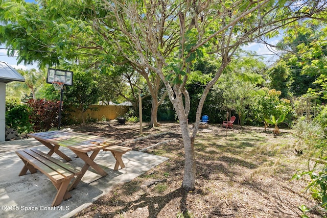 1949 36th Ave, Vero Beach, FL 32960 - view of yard with a patio