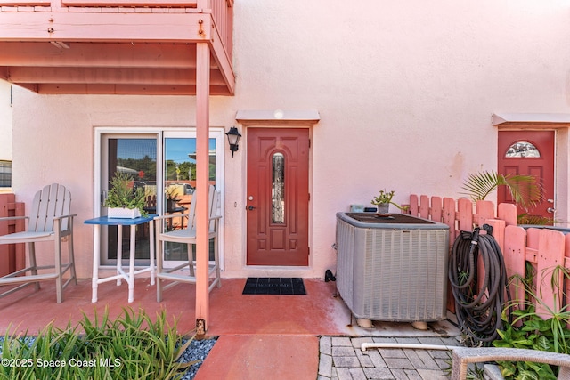 712 Sea Palm Ln, Satellite Beach, FL 32937 - property entrance featuring stucco siding
