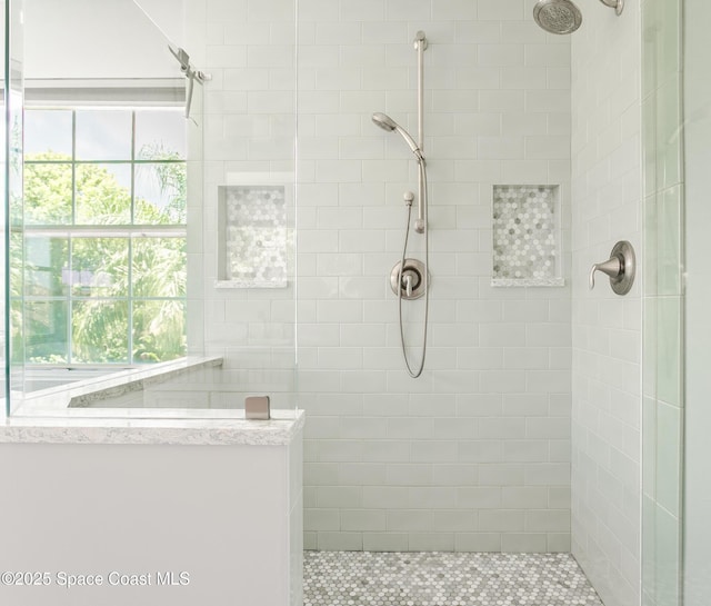 2123 Royal Oaks Dr, Rockledge, FL 32955 - bathroom featuring a tile shower