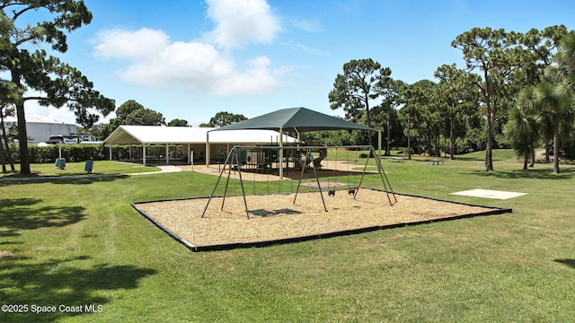 7927 Citrus Creek Dr, Melbourne, FL 32940 - view of property's community with a lawn