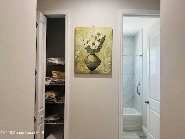 1305 Rabbit Street Se Port Malabar Unit 22, Palm Bay, FL 32909 - full bath featuring washtub / shower combination