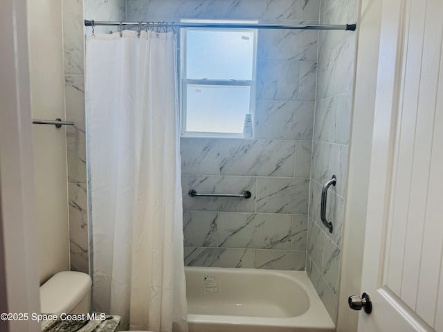 1305 Rabbit Street Se Port Malabar Unit 22, Palm Bay, FL 32909 - full bath featuring toilet and shower / tub combo with curtain
