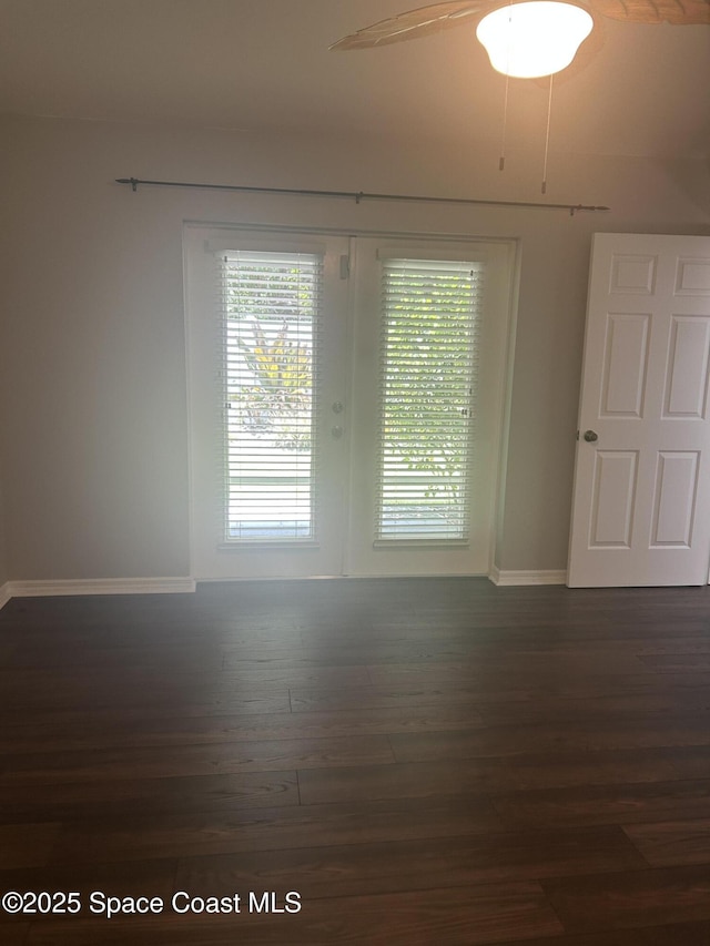 537 6th St, Vero Beach, FL 32962 - spare room featuring dark wood finished floors