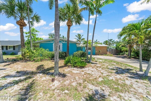 443 Aruba Ct, Satellite Beach, FL 32937 - view of front of property