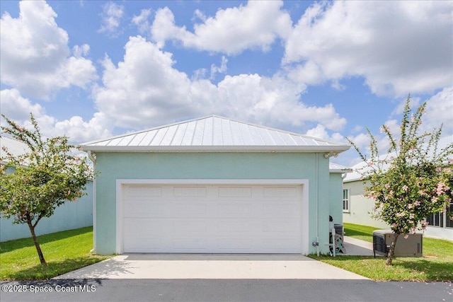 608 Lorelei Ave, Melbourne, FL 32901 - view of garage