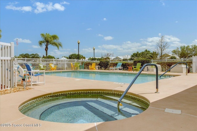 608 Lorelei Ave, Melbourne, FL 32901 - community pool featuring a community hot tub and a patio area