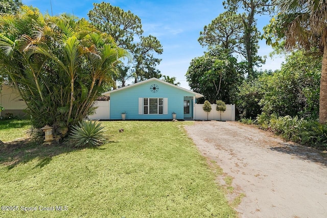 1256 16th Ave SW, Vero Beach, FL 32962 - view of front of house featuring driveway