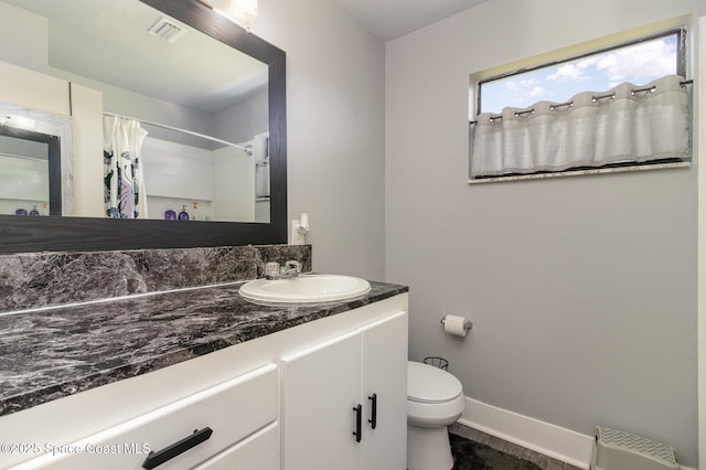 583 Mandan Ave, Melbourne, FL 32935 - bathroom with vanity, a shower with shower curtain, and wood finished floors