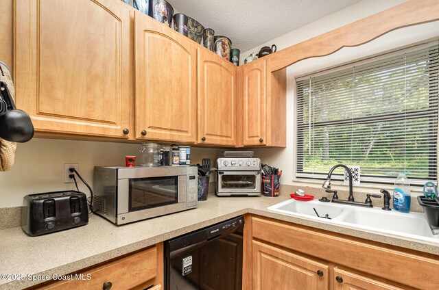 468 E Oakwood Ave, Orange City, FL 32763 - photo 6
