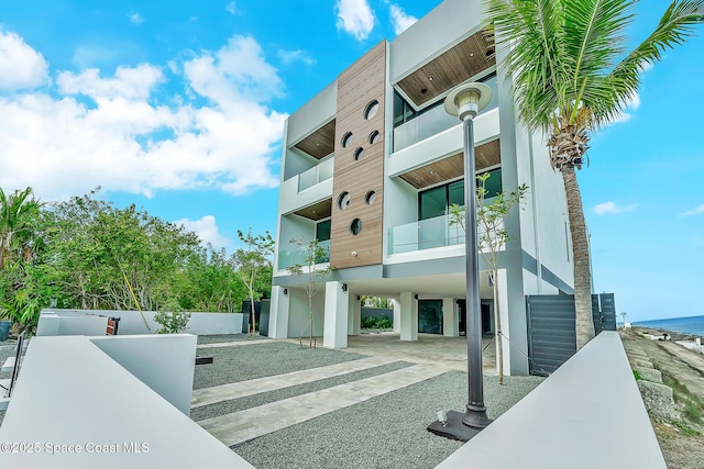 16 Seaside Ave, Key Largo, FL 33037 - view of building exterior featuring a carport