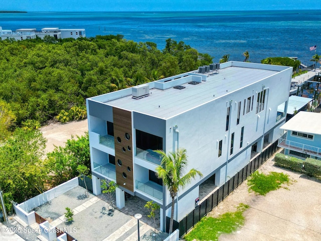 16 Seaside Ave, Key Largo, FL 33037 - view of subject property featuring a large body of water