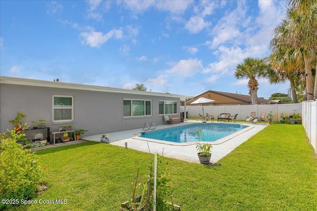 955 Bartlett Ln, Rockledge, FL 32955 - view of swimming pool featuring a fenced backyard and a patio area
