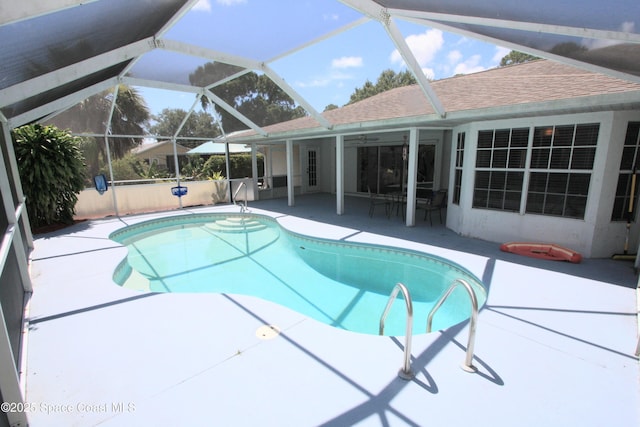 1366 17th Pl SW, Vero Beach, FL 32962 - outdoor pool featuring a patio and ceiling fan