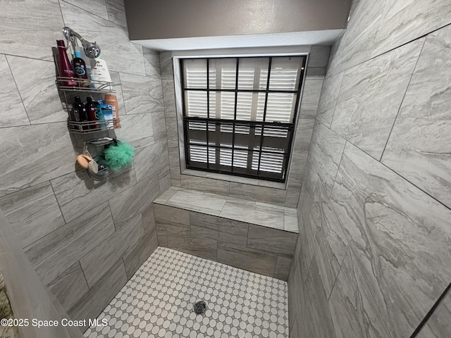 6860 Cairo Rd, Cocoa, FL 32927 - bathroom with tiled shower