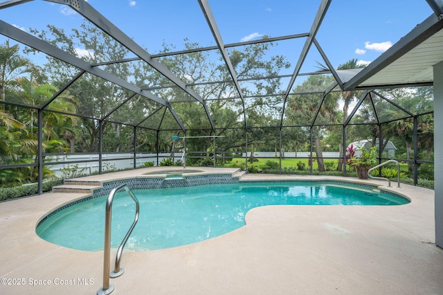 9495 Fleming Grant Rd, Sebastian, FL 32976 - view of swimming pool featuring a patio, a lanai, and a pool with connected hot tub