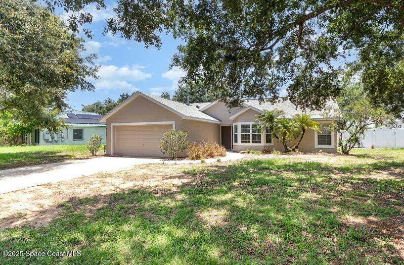 13206 Biscayne Dr, Grand Island, FL 32735