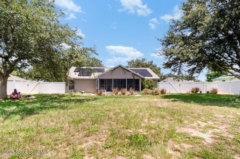 13206 Biscayne Dr, Grand Island, FL 32735