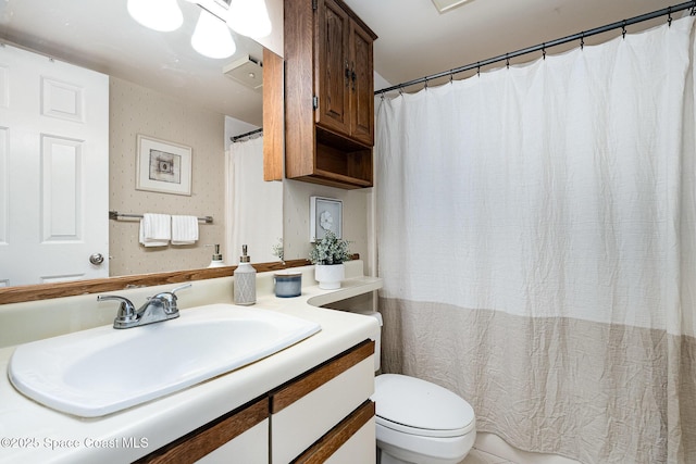 1515 Huntington Ln Unit 423, Rockledge, FL 32955 - full bath with vanity and curtained shower