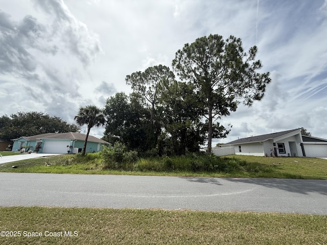 1060 Tetzel St SE, Palm Bay, FL 32909 - photo 1