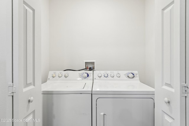 982 Pyracantha St NW, Palm Bay, FL 32907 - laundry room with independent washer and dryer
