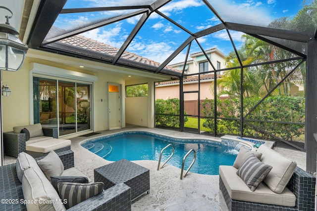 172 Whaler Dr, Melbourne Beach, FL 32951 - swimming pool with a lanai and a patio