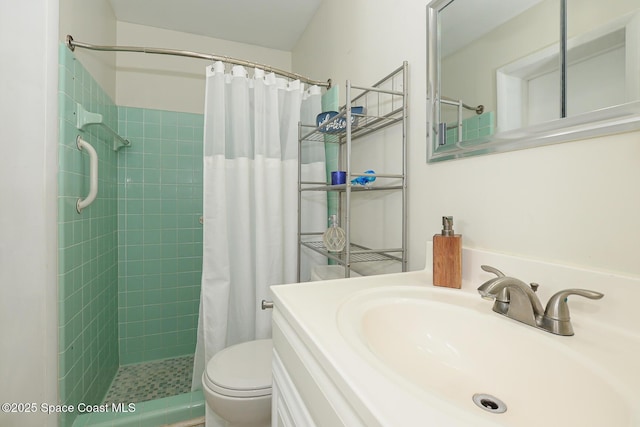 858 Bianca Dr NE, Palm Bay, FL 32905 - bathroom with a tile shower and vanity