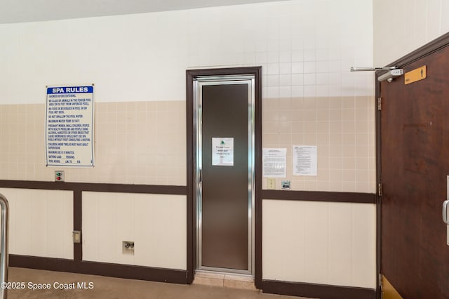 9020 York Ln Unit C, West Melbourne, FL 32904 - detailed view of tile walls