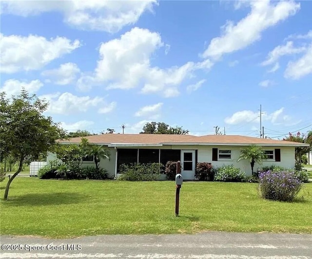 612 E Pearce Ave, Eagle Lake, FL 33839 - photo 1