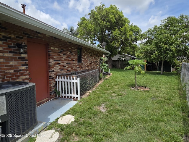 744 John Carroll Ln, Melbourne, FL 32904 - view of yard