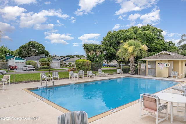 386 Myrtlewood Rd, Melbourne, FL 32940 - community pool with a patio