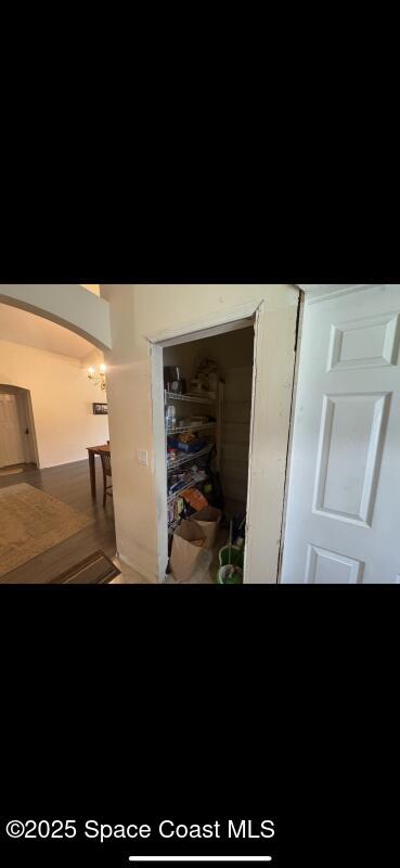4094 Wilkes Dr, Melbourne, FL 32901 - detailed view of arched walkways