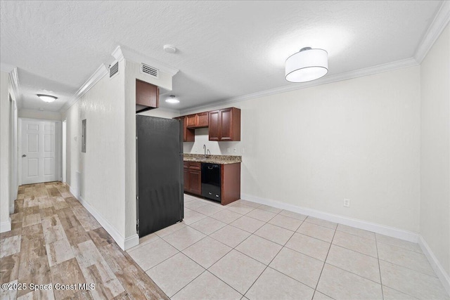 2190 Forest Knoll Dr NE Unit 90-104, Palm Bay, FL 32905 - kitchen with ornamental molding, black appliances, and a textured ceiling
