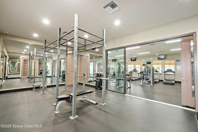 739 Fiddleleaf Cir, Melbourne, FL 32904 - workout area featuring recessed lighting