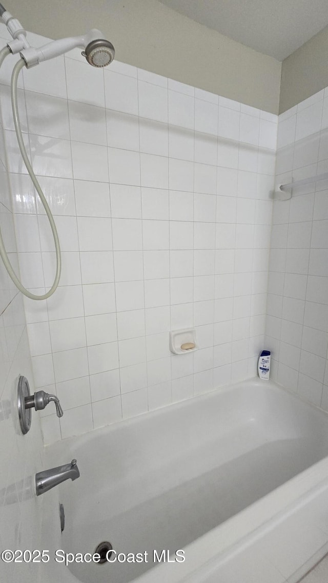 1820 Long Iron Dr Unit 525, Rockledge, FL 32955 - full bath with washtub / shower combination