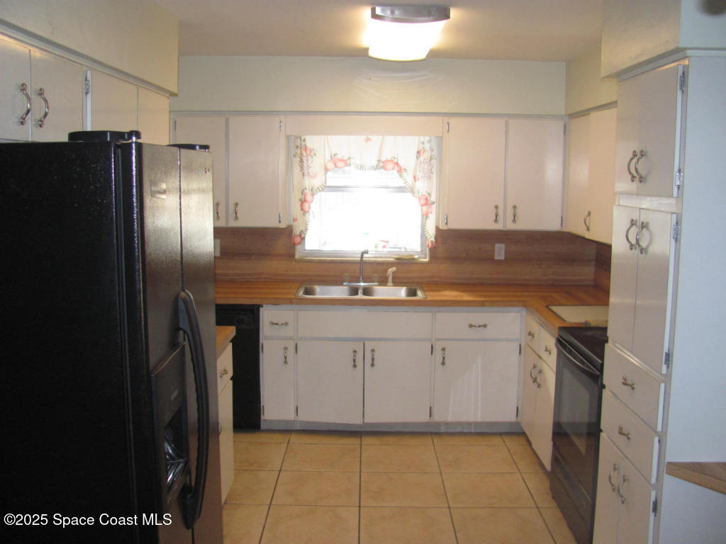 2405 Melon Ct, Ft Pierce, FL 34982 - photo 2