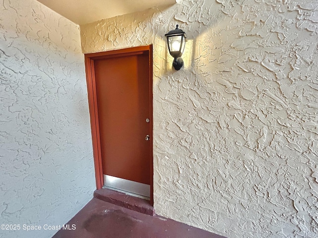 176 San Juan Cir, Melbourne, FL 32935 - entrance to property