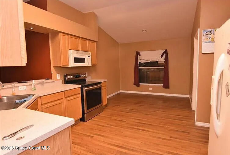 723 Erik Lake Rd, Brandon, FL 33510 - photo 2