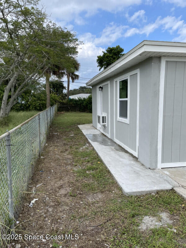 1060 Olive St, Cocoa, FL 32922 - photo 4