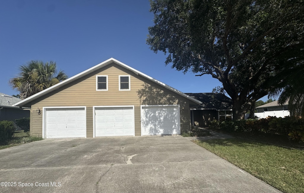 4650 Comanche Trl, Merritt Island, FL 32953 - photo 3