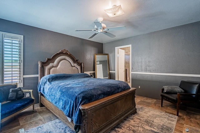 bedroom with ceiling fan