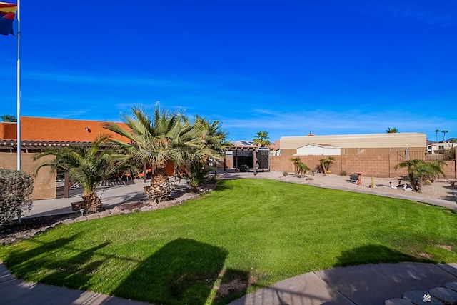 view of yard with a patio area