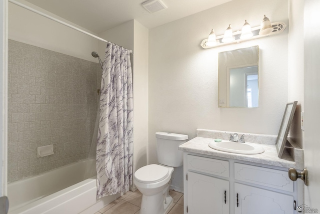 1086 S Arena Dr, Yuma, AZ 85364 - bathroom featuring vanity, tile patterned flooring, and shower / tub combo