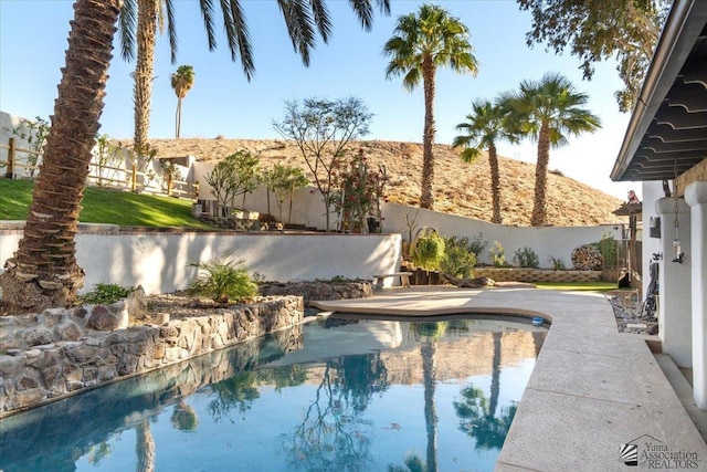 1925 S Ridgeview Dr, Yuma, AZ 85364 - view of pool featuring a fenced in pool and a fenced backyard