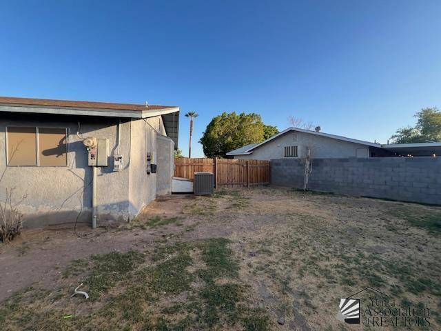 2232 W 19th St, Yuma, AZ 85364 - view of fenced backyard