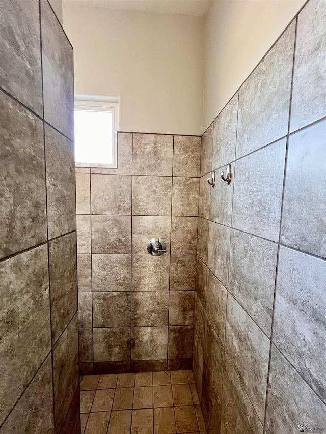 3431 W 39th Pl, Yuma, AZ 85365 - bathroom featuring tiled shower